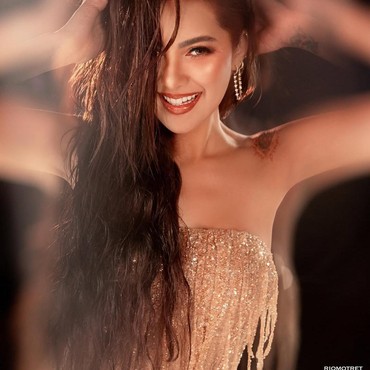 Lepas Hijab, Olla Ramlan Dinilai Tampil Lebih Berani