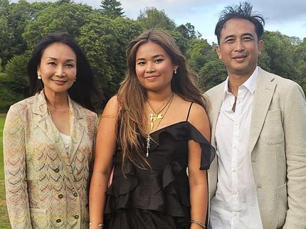 Piyu Padi dan Mantan Istri Kompak Hadiri Kelulusan SMA Sang Putri di Inggris, Ini Potretnya