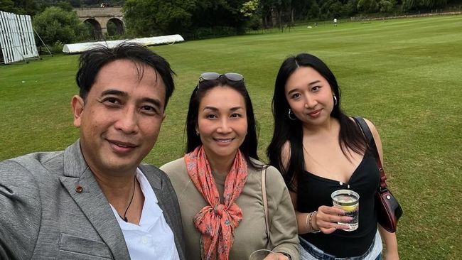 Sosok Anastasia Florina Eks Istri Piyu Padi yang Jadi Sorotan di Acara Wisuda Anak