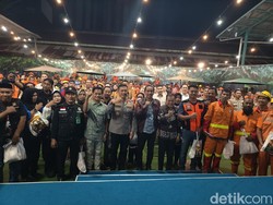 HUT Bhayangkara ke-79: Polda Sulsel Bagi 1.097 Sembako Bersama Anak Rakyat