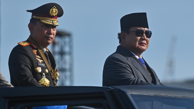 Presiden Prabowo Subianto mengapresiasi Polri yang terjun membantu produksi pangan. Ia puji inisiatif Kapolri dalam program Makan Bergizi Gratis untuk rakyat.