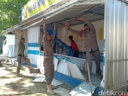 Satpol PP Bongkar 28 Lapak di Jalan Nikel Makassar gegara Tutup Drainase