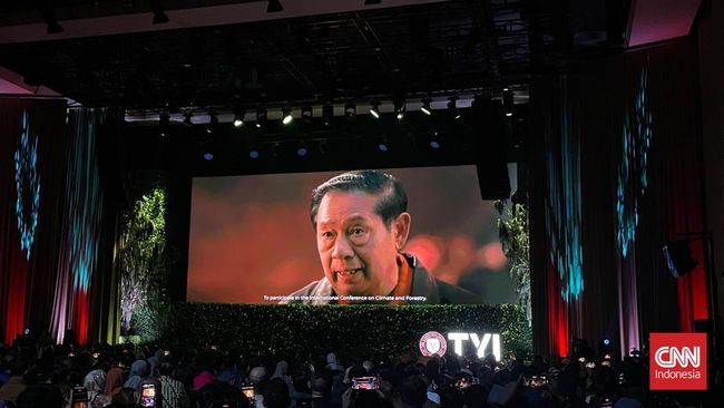 SBY mengungkap Save Our World ditulis pada 2010 di Oslo, awalnya lagu ini berjudul Untuk Bumi Kita.