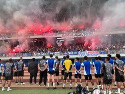 Van Gastel Kaget Lihat Euforia Ribuan Suporter PSIM Jogja di Latihan Perdana