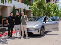 Tesla Bisa Jalan Sendiri dari Pabrik ke Rumah Konsumen Berkat Teknologi Ini