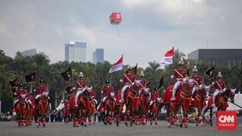FOTO: Meriah Upacara HUT ke-79 Bhayangkara di Monas