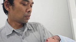Terpopuler: Nama Putra ke-3 Ustaz Abdul Somad Vs Cesen-Marshel Pisah Ranjang