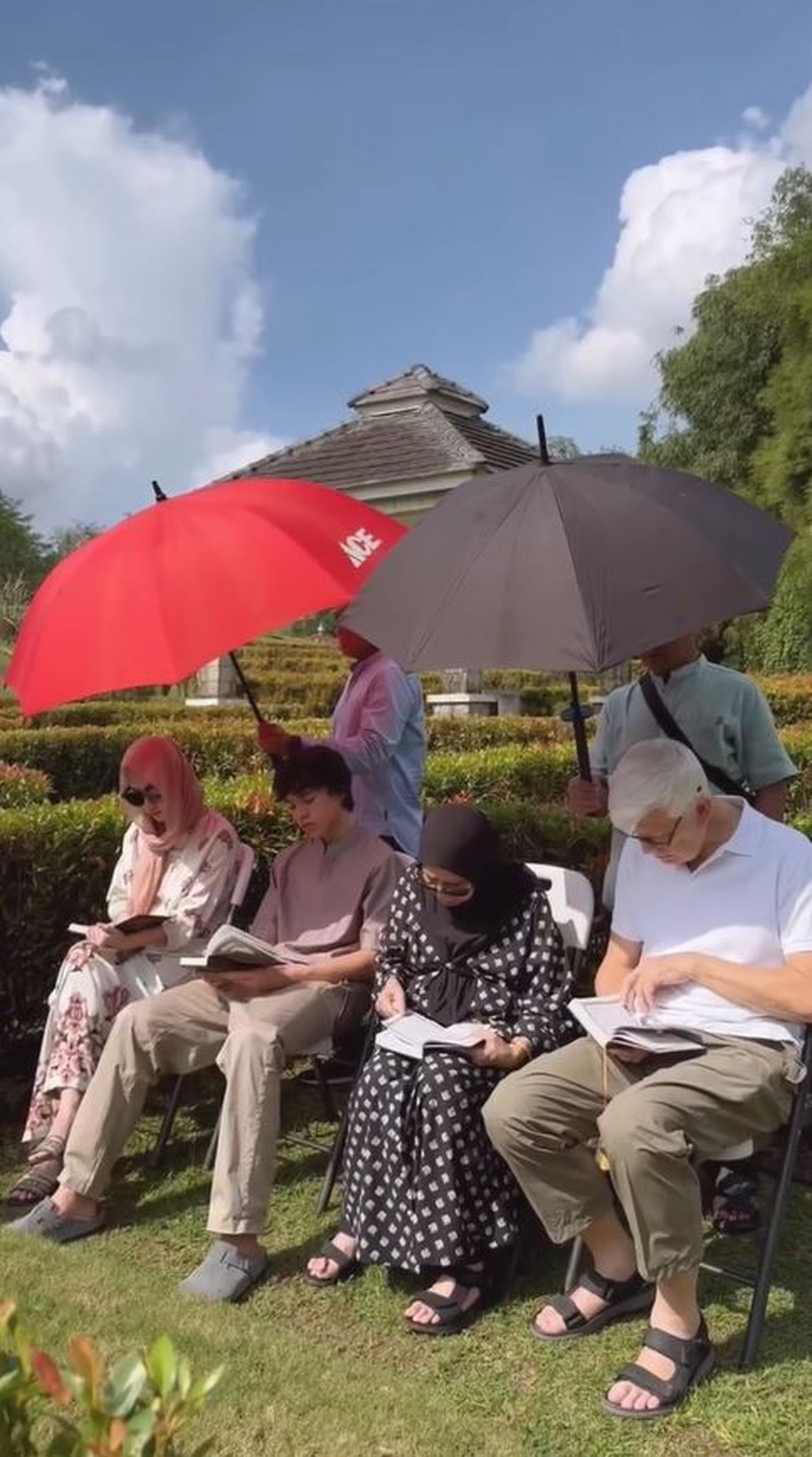 Bunga Citra Lestari Kunjungi Makam Ashraf