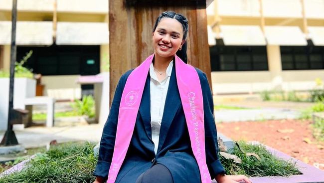 Fedorova haqida porno video Orqadan uxlayotgan ayolning video