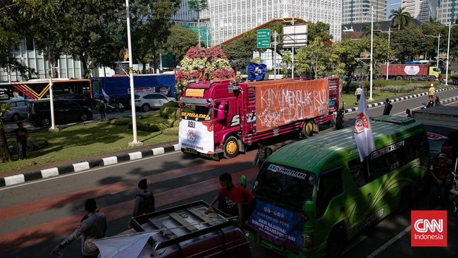 Sopir truk pedemo zero ODOL desak bertemu Menteri Perhubungan Dudy Purwagandhi dan Menko Infrasruktur dan Pembangunan Kewilayahan Agus Harimurti Yudhoyono.
