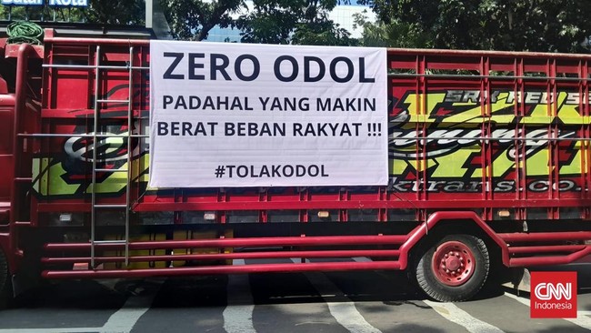 15 Ribu Kendaraan Diklaim Ikut Mogok Nasional Demo Zero ODOL Hari Ini Konfederasi Serikat Buruh Muslimin Indonesia (K-Sarbumusi) mengungkapkan lebih dari 15 ribu kendaraan logistik terlibat dalam demo mogok nasional, Minggu (13/7)