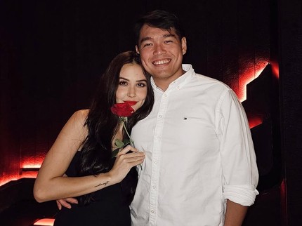 Momen Romantis Estelle Linden dan Suami Pengusaha Asal Singapura, Ini 5 Potretnya