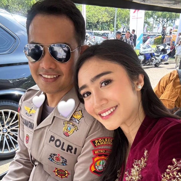 <p>Selain sibuk menjalani perannya sebagai seorang aktris, kini Febby juga menjadi ibu Bhayangkari. Perempuan 29 tahun ini pun cukup sering mendampingi sang suami dalam beragam acara.&nbsp;(Foto: Instagram@febbyrastanty)</p>