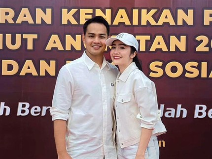 Gaya Febby Rastanty saat Dampingi Suami Polisi di Acara Hari Bhayangkara, Ini 5 Potretnya