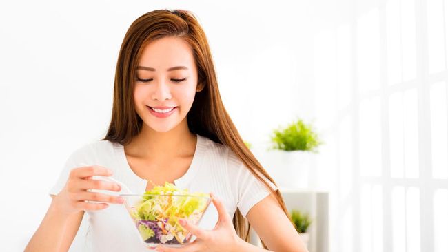 Sering Makan Karena Stres? Ini Cara Mindful Eating Tanpa Harus Diet Ketat