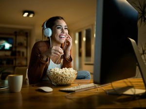 Sudah Siap Streaming? Ini Rekomendasi Film dan Serial Netflix Juli 2025