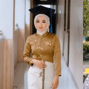 Sederet Kebaya Wisuda Unik yang Viral di TikTok, Inspirasi untuk Hari Kelulusan