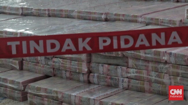 Kejaksaan Agung kembali menyita uang senilai Rp1,374 triliun terkait kasus korupsi persetujuan ekspor Crude Palm Oil (CPO) minyak kelapa sawit.