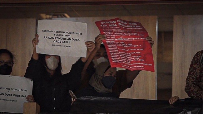 Koalisi masyarakat sipil mengecam proses revisi RKUHAP yang dianggap bermasalah. Mereka menuntut transparansi dan partisipasi publik dalam proses legislasi.