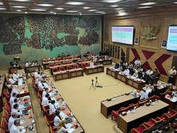 Legislator PDIP Beri 3 Dokumen Temuan Pemerkosaan Massal 1998 ke Fadli Zon