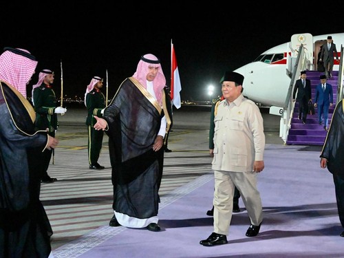 Tiba di Jeddah, Prabowo Akan Bertemu Pangeran MbS
