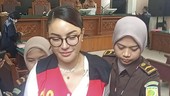 Nikita Mirzani Histeris Tak Boleh Dengar Anak Bersaksi di Sidang Vadel