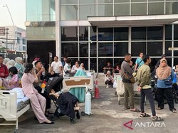 Ruang Farmasi di RS Hermina Jatinegara Terbakar, Puluhan Pasien Dievakuasi