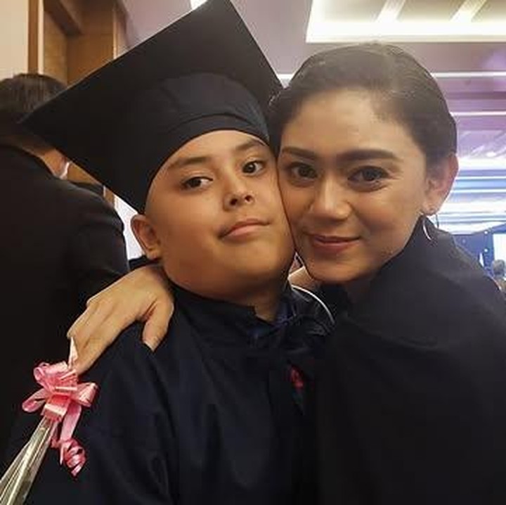 <p>Thalita Latief dikenal sebagai salah satu artis yang selalu tampil hangat dan penuh cinta saat bersama sang&nbsp;putra. Ia memiliki seorang putra bernama Rafello Dimitri Rizky. Foto: dok. instagram@thalitalatief</p>