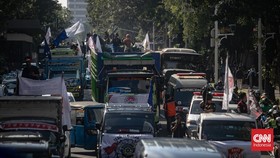 Mencari Jalan Tengah Atasi Sengkarut Truk ODOL