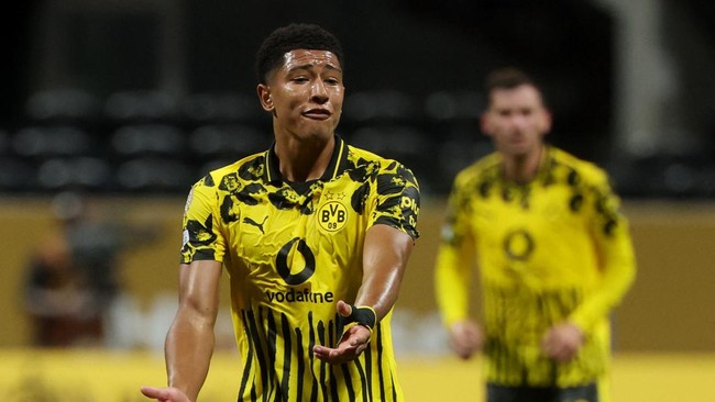 Derbi Bellingham Batal di Perempat Final Duel Jude Bellingham vs Jobe Bellingham batal terjadi saat Real Madrid bentrok dengan Borussia Dortmund dalam perempat final Piala Dunia Antarklub 2025.