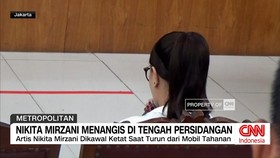 VIDEO: Nikita Mirzani Menangis di Tengah Persidangan