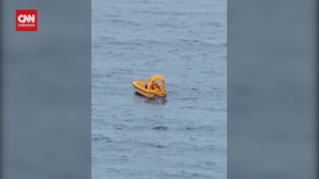 VIDEO: Penyelamatan Ayah dan Anak yang Jatuh dari Kapal Pesiar Disney