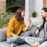 7 Topik Deep Talk agar Hubungan Lebih Hangat dan Dalam dengan Pasangan