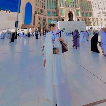 Kembali Jalani Ibadah Umrah, Vernita Syabilla Harap Tobatnya Diterima Allah SWT
