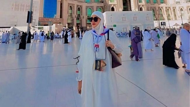 Kembali Jalani Ibadah Umrah, Vernita Syabilla Harap Tobatnya Diterima Allah SWT