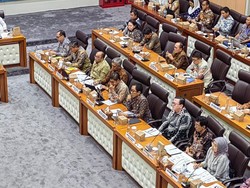 Industri RI dalam Bahaya, Pasarnya Terancam Dikuasai Produk China