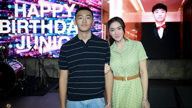 Gantengnya Putra Angel Karamoy yang Kini Beranjak Remaja
