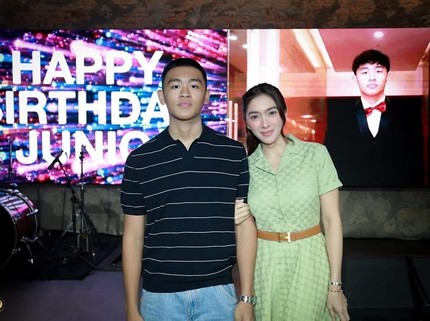 Potret Anak Laki-laki Angel Karamoy yang Sudah Remaja dan Tingginya Melebihi Ibunda