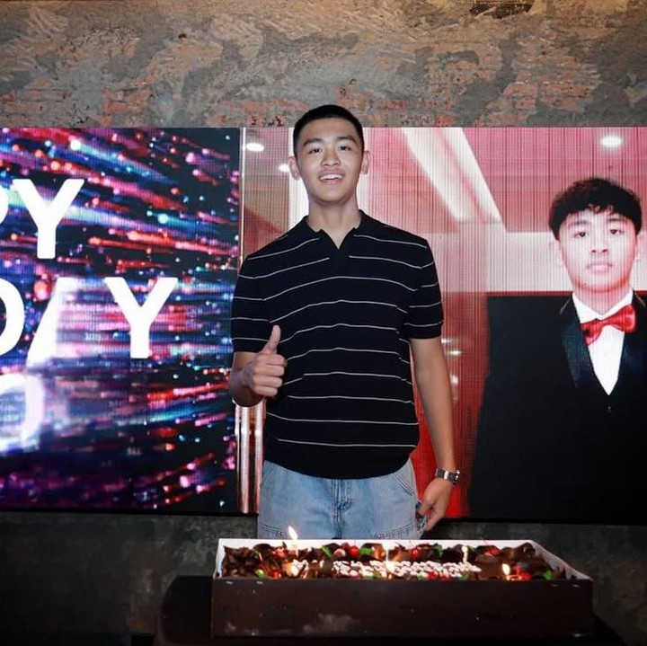 <p>Anak bungsu Angel Karamoy, Junio McKenzie Rumangkang, sudah beranjak remaja. Junio baru saja merayakan ulang tahun ke-16 pada 30 Juni 2025. (Foto: Instagram @realangelkaramoy)</p>