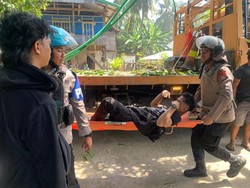 Eksekusi Lahan di Polman Ricuh, 9 Polisi Luka Kena Bom Molotov-Lemparan Batu