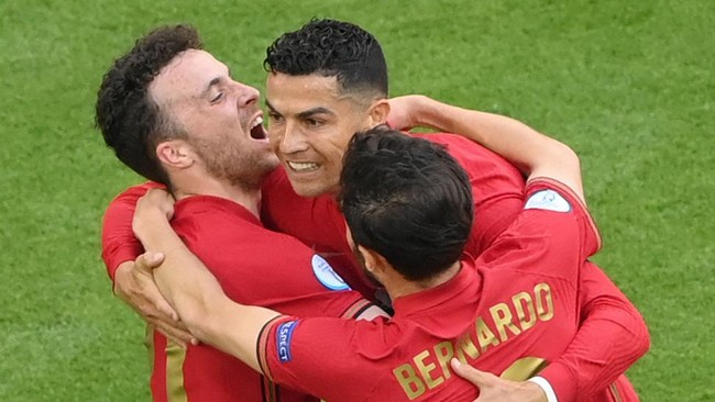 Megabintang Cristiano Ronaldo dilaporkan memutuskan tidak hadir dalam pemakaman Diogo Jota di kampung halamannya, Gondomar, Portugal, Sabtu (5/7).