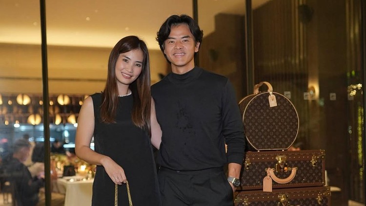 Dion Wiyoko dan Istri