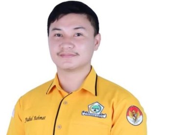 Kekayaan Fadhal Rahmad, Anggota Termuda DPRD yang Pede Isap Vape Saat Rapat