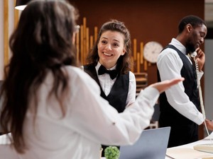 4 Hal yang Wajib Kamu Perhatikan saat Menginap di Hotel Biar Nggak Zonk