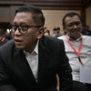 Satire Jaksa soal Perintah Hasto Melarung: Sekjen Partai Urus Pakaian?