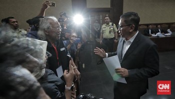 FOTO: Momen Hasto Dituntut 7 Tahun Penjara dalam Kasus Harun Masiku