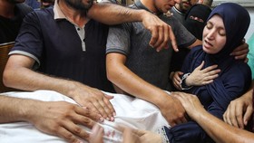 FOTO: Keji! Israel Bunuh Direktur RS Indonesia di Gaza & Keluarga