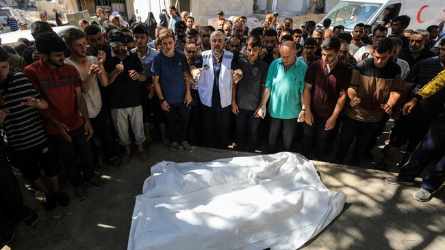 Direktur RS Indonesia di Gaza, Marwan Al Sultan, beserta istri dan anak-anaknya tewas akibat serangan Israel.