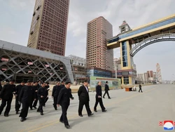 Kim Jong Un Sidak Proyek Apartemen, Jalan dan Kawasan Sepi Bak Kota Mati