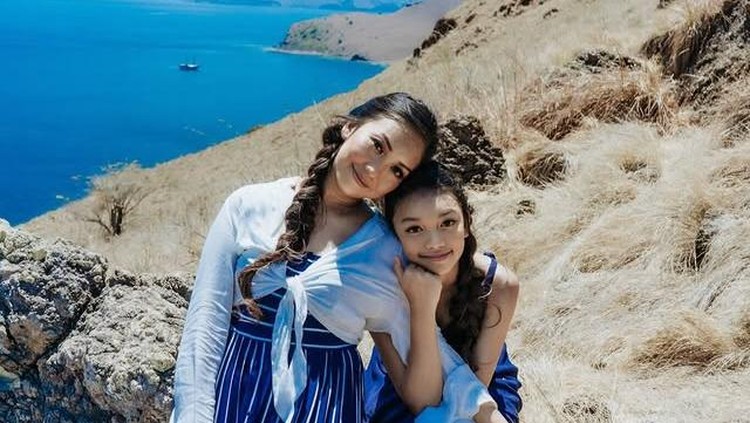 Nola B3 Kenang Perjalanan Membesarkan Sang Putri Nola B3 Kenang Perjalanan Membesarkan Sang Putri